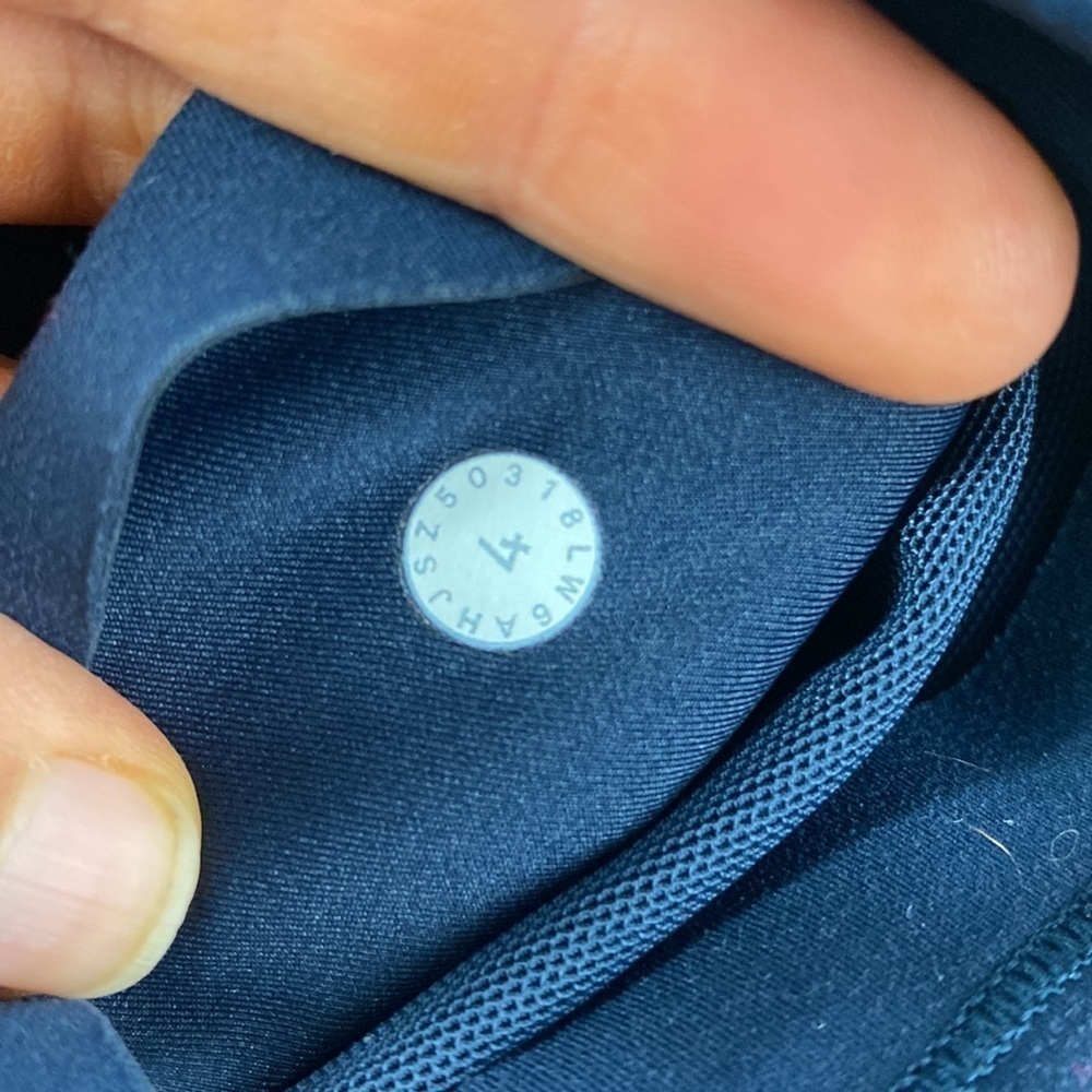 Lululemon In Movement Crop *Everlux 19" True Navy - Picture 3 of 5